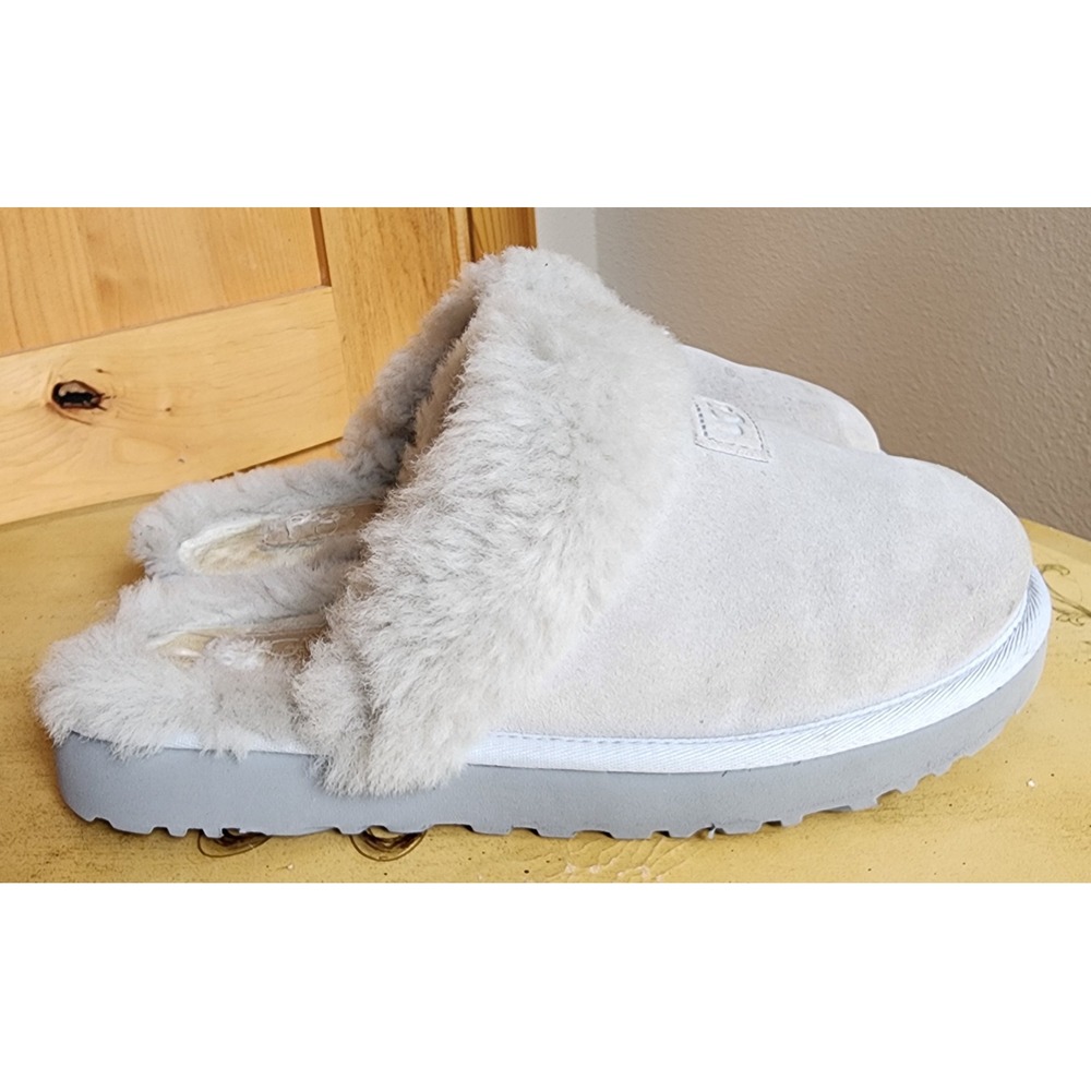 UGG Size 7 Grey Suede Cozy II Shearling Slipper 1126730 Minimalist Cozy Warm
